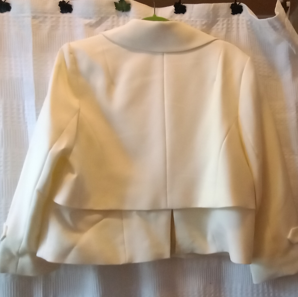 WHBM ivory bolero jacket - Picture 2 of 2
